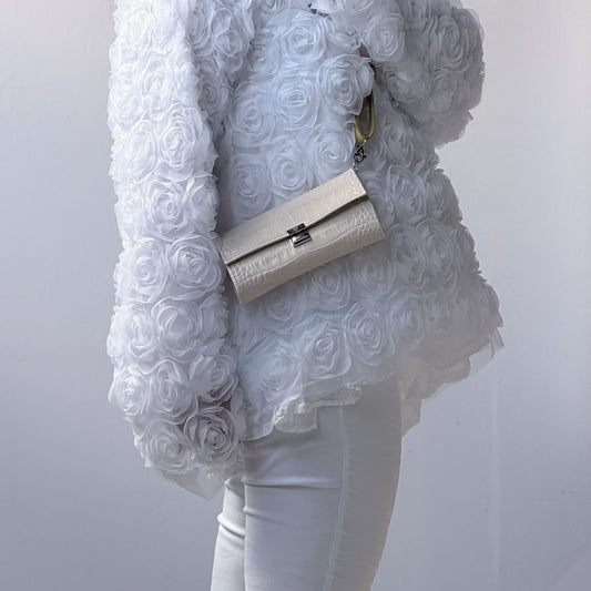 Elegantes Leder-Portemonnaie in Creme zum Umhängen – hochwertige Geldbörse als praktische kleine Tasche
