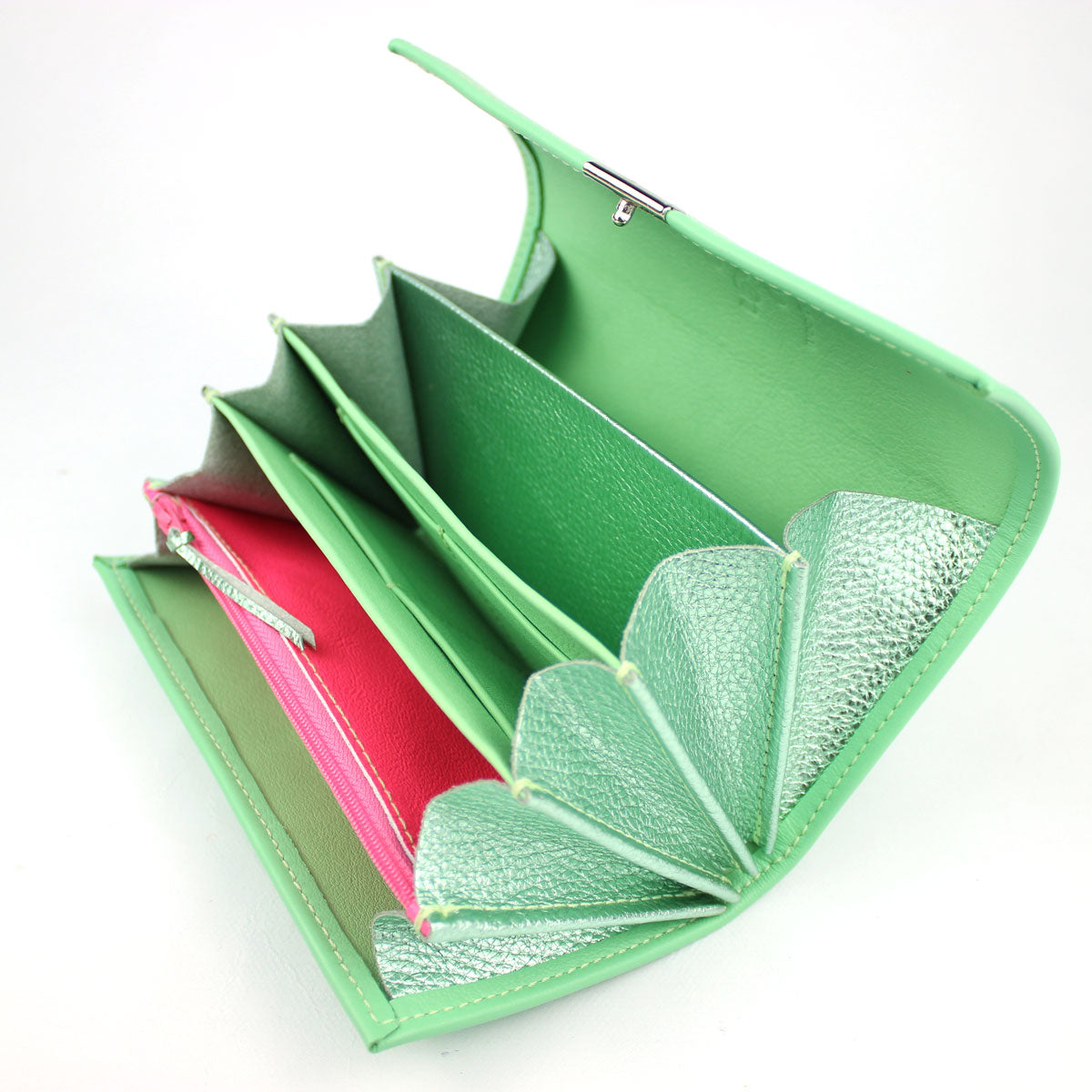 Geöffnete Elli Lind mit hellgrünem Leder, Neon Pink und Salbei Glitzer