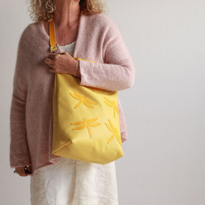 ausgefallene handtaschen leder gelb groß elfenklang handgemacht